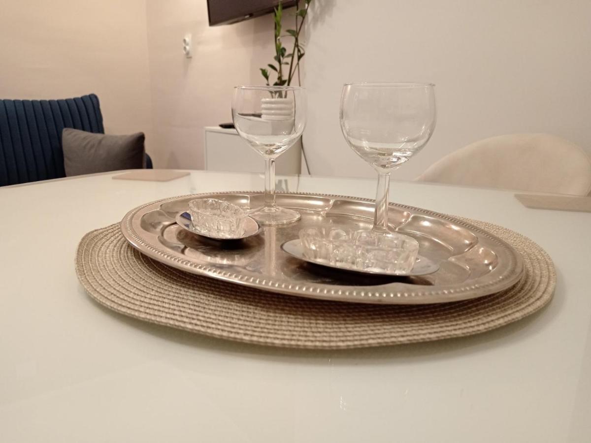 Red Square Apartment Pirot Ngoại thất bức ảnh
