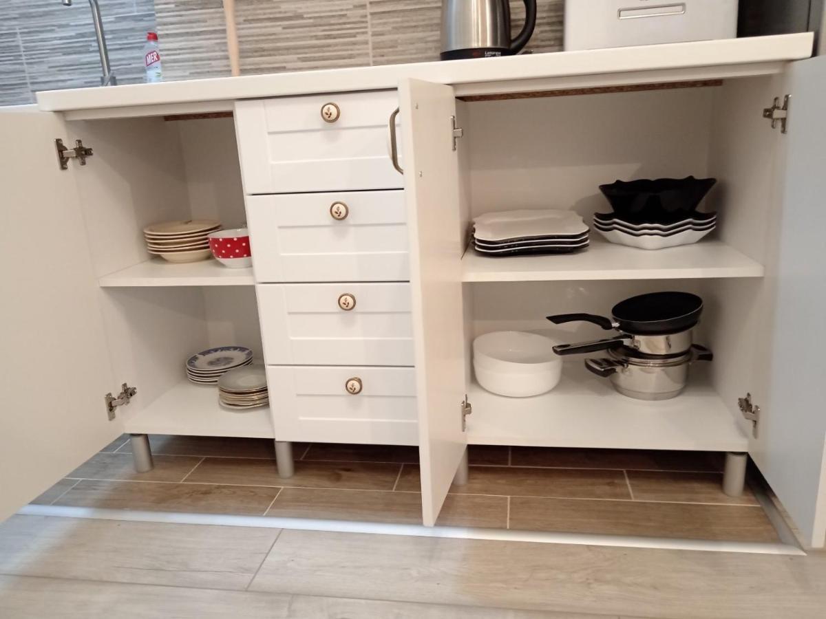 Red Square Apartment Pirot Ngoại thất bức ảnh