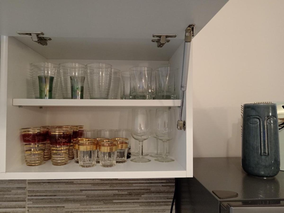 Red Square Apartment Pirot Ngoại thất bức ảnh